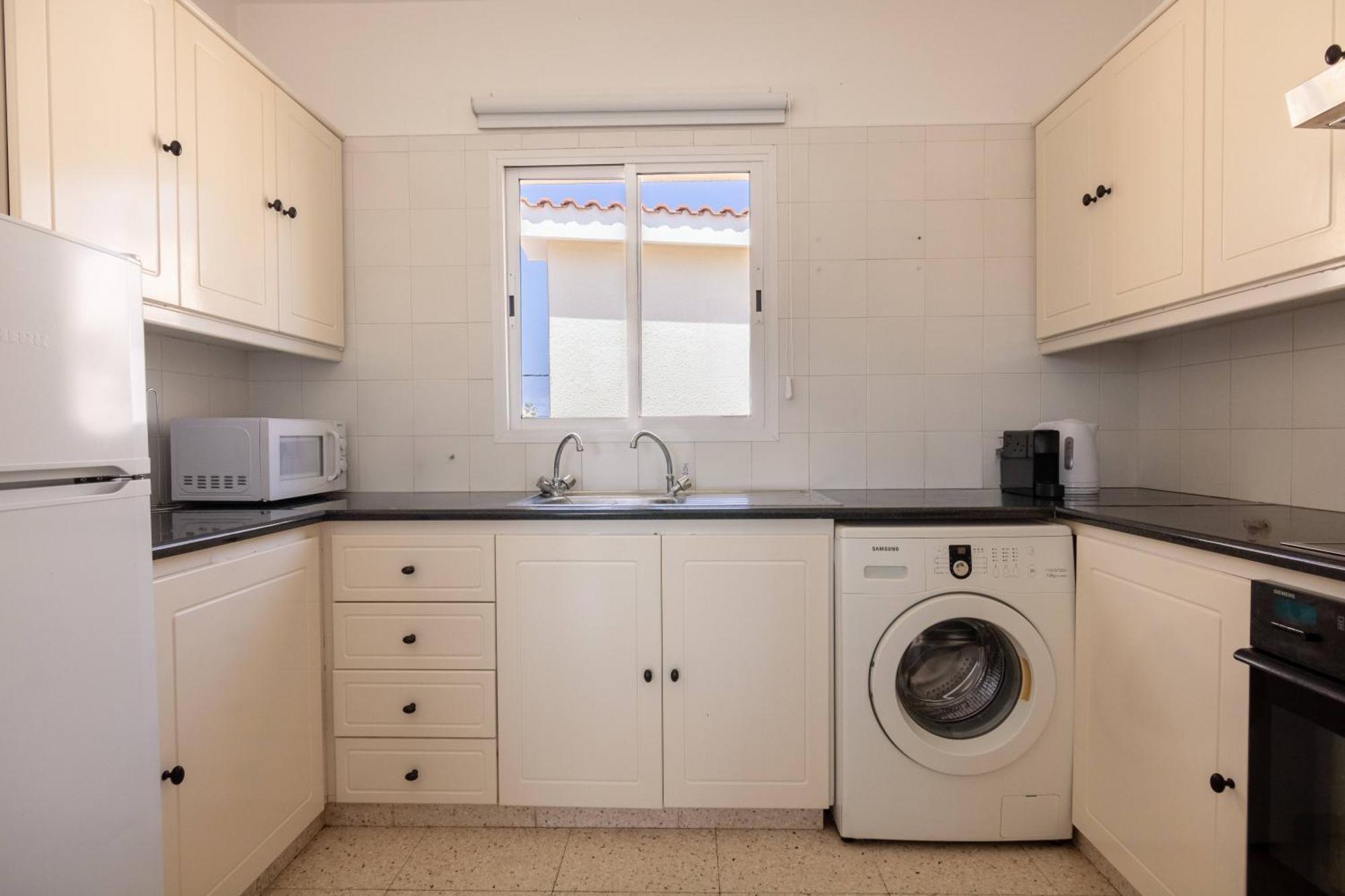 Apartment Phaedrus Living: Nerina Modern Flat Paphos