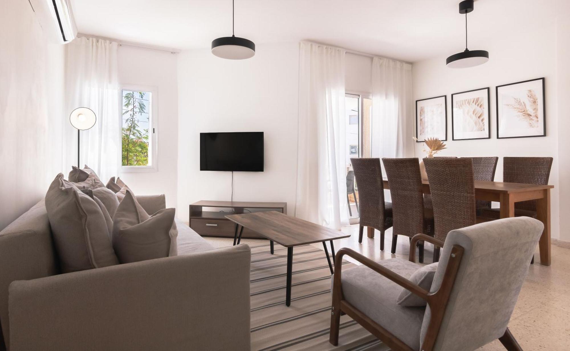 Apartment Phaedrus Living: Nerina Modern Flat *